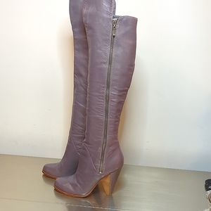 Belle by Sigerson Morrisom